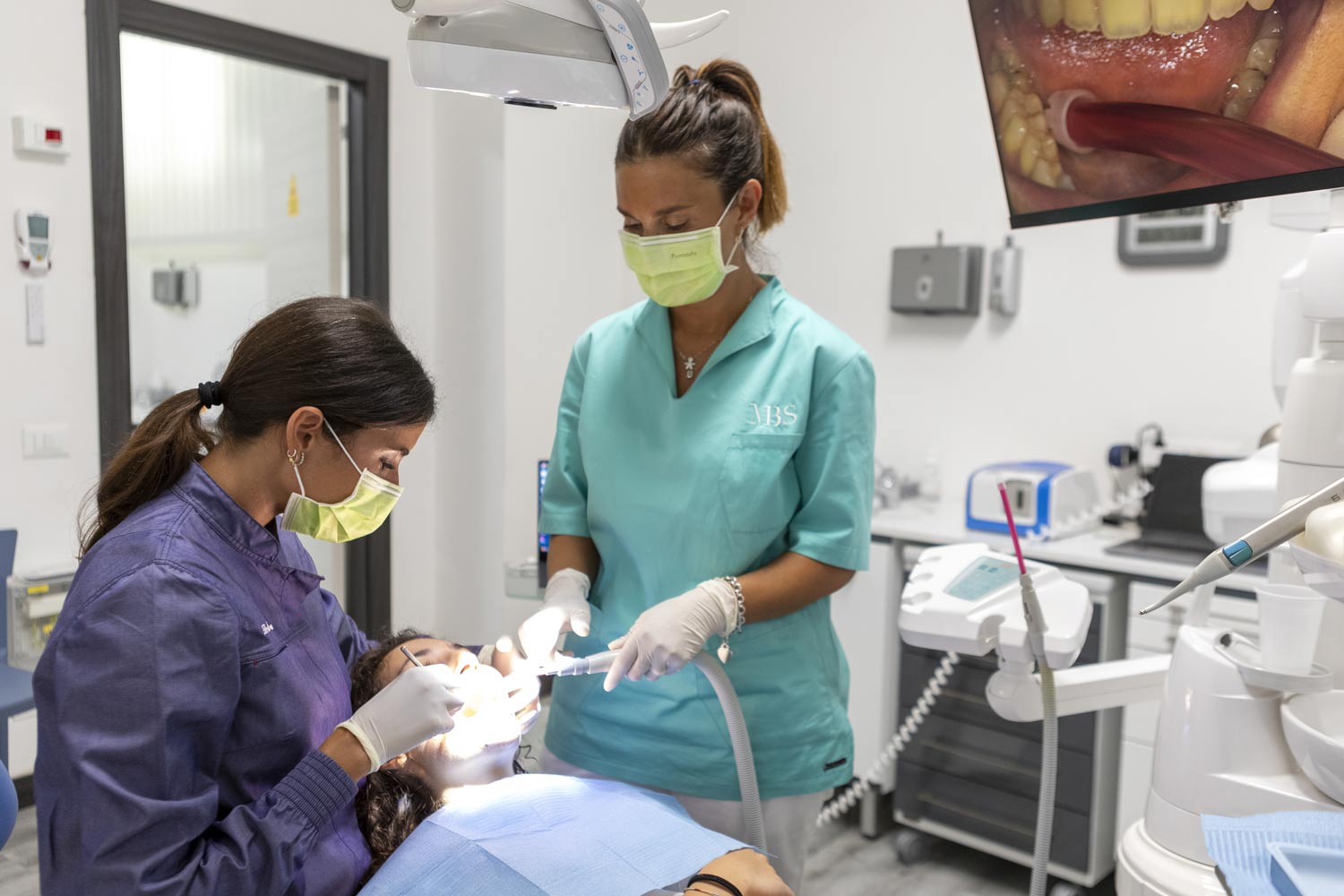 pulizia dei denti presso sajeva studio odontoiatrico